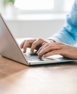 プロ視点の一歩踏み込んだ転職Tipsメディア