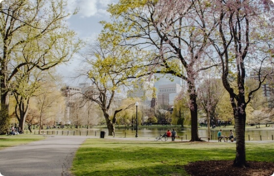 完全週休2日制・年間休日約125日